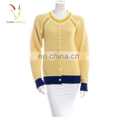 Women knitted cashmere cardigan with pearl button