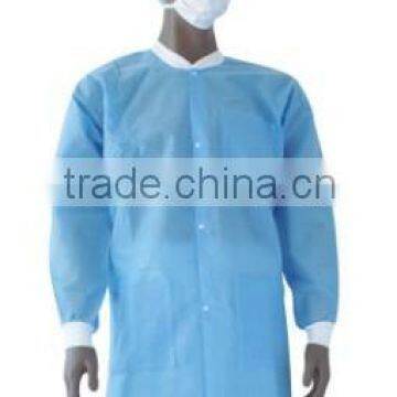 Disposable Non woven Lab Coat/visitor coat with elastic cuff &4 studs single collar