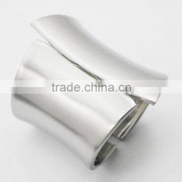 Wholesale High Quality Hammered Craft Metal Jewelry Wide Cuff Bangles photo-4