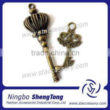 Newly Design Metal Key Charm Floating Pendant