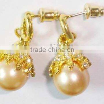 Fashion earring of plastic pearl pendant