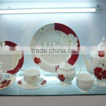 Porcelain dinnerware set