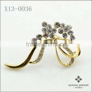 Fashion Gold Bow Brooch with Crystal for Invitations