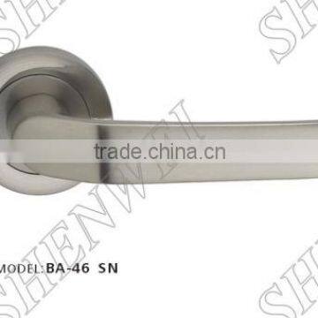 BA-46 SN flat door handle on rose