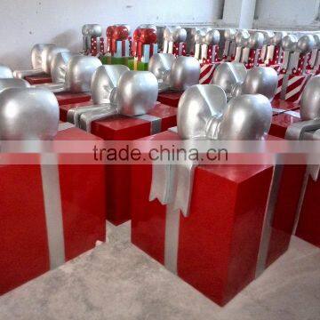 Outdoor large fiberglass gift-box