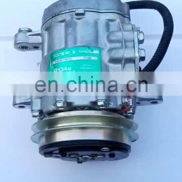 Machinery PC57-7 PC45MR-3 PC30MR-3 Compressor 22L-979-2200 Air Conditioner Compressor Ass'y