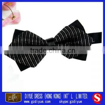 Woven polyester bowtie for men