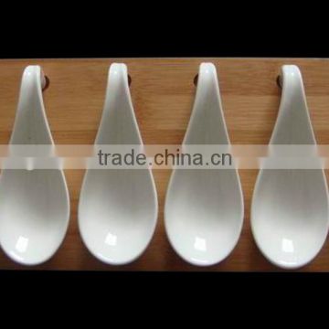 HM0007-4807 Durable porcelain snack spoon and wood tray