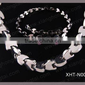 316 L stainless steel necklace