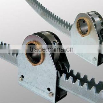 Rack and pinion for greenhouse ventilation equipment