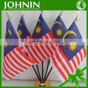 fast delivery time custom office decorate mini table malaysia flag