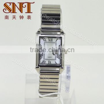 High quality quartz watch with stainless steel expansion band