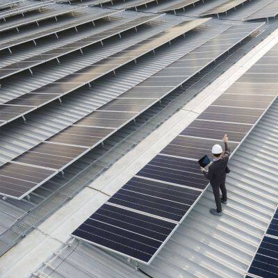 Paquete completo de sistema solar híbrido de 5KW/6KW/8KW/10KW con paneles solares impermeables IP65