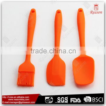 Modern new products 2016 kitchen tool silicone rubber scraper