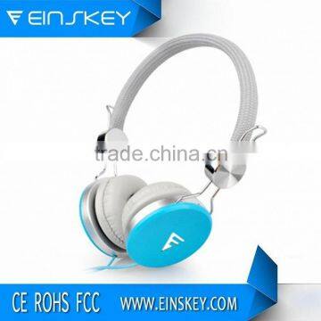 Super Deep Bass on ear earphone headphone with dynamic stereo sound