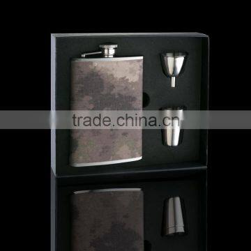 Hip flask gift set