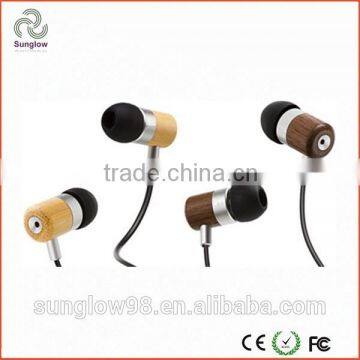 3.5 mm Plug In-ear Earphone with a bamboo or walnut body