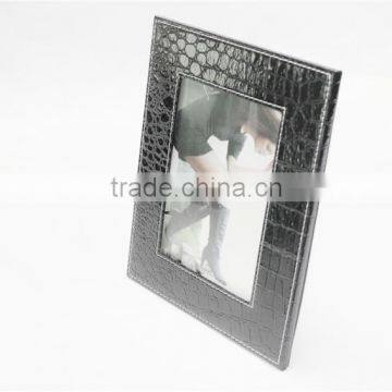 Most Popular Exquisite and High Quality Square Leather Holding Photo Picture Frame photo-3