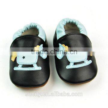 sweet soft sole latest design leather baby shoes with hobbyhorse design