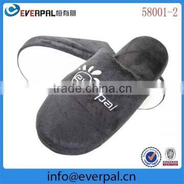 Cheap winter indoor slippers,custom plush slippers