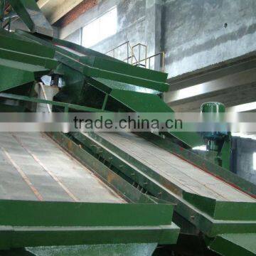 Fertilizer vibrating screen