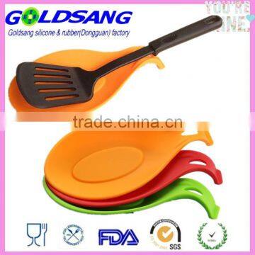 Heat Resistant Kitchen Utensil Holder Silicone Spoon Rest photo-3