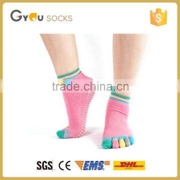 socks manufacturers five toe cotton knitted socks young girls and women yoga aiti slip socks