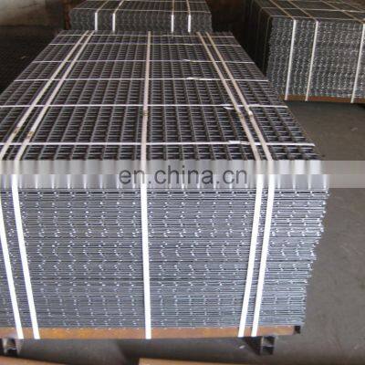 Hot Selling Galvanized Welded Wire Mesh Fencing Welded Wire Mesh for Garden Fence