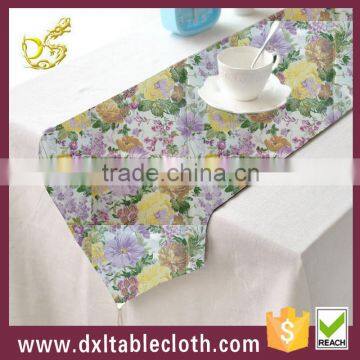 2015 modern design Wholesale printed plastic table runner for wedding decoration