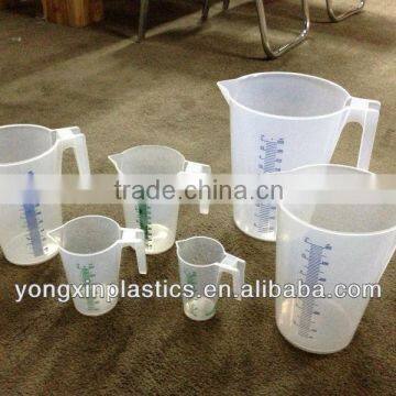 disosable plastic measuring cup for bar /trial