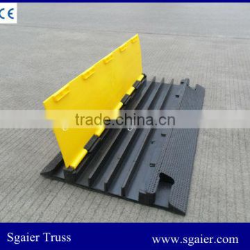 Big loading 3 channel yellow and black cable protector/guard ramp