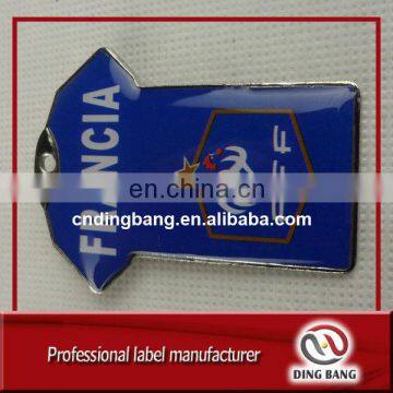 OEM Metal Crafts Cheap Keychain Type And Epoxy Covered Type Football Fans Souvenir Custom Fashion Metal T-shirt Charm