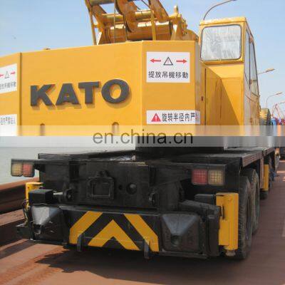 Loading service of Japan 50ton truck crane, Cheap used Kato nk500e cranes loading in Shanghai port