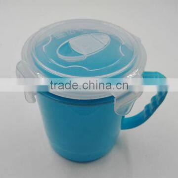 microwave safe round plastic bowl with handle and lid