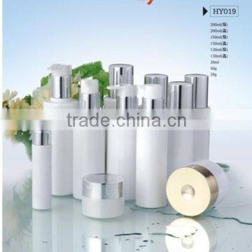 Skin Care Use Cosmetic Plastic Bottle With Gold Cap