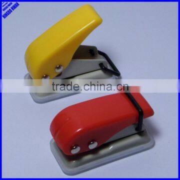 Cheap Portable Plastic Small 1 Hole Puncher photo-2