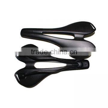 2016 High Quality 3k UD Full Carbon Fiber T700C Bicycle Saddle for Sale photo-4
