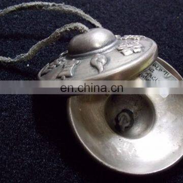Old Tibetan Buddhist Bronze 6 Mantras Tingsha Cymbals Vintage-Tibet-Tibetan-Nickel-Tingsha-Cymbals-Auspicious-Symbols Buddhist photo-2