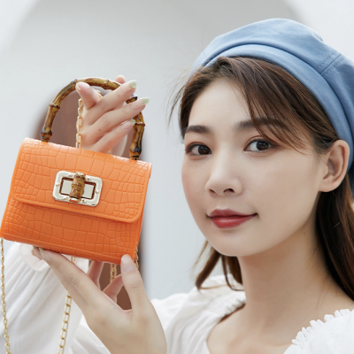 Jelly Croco Bamboo Chain Buckle Bag photo-4