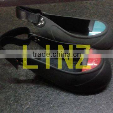 The New Design of Shoe Rubber Covers with Steel Toe Cap