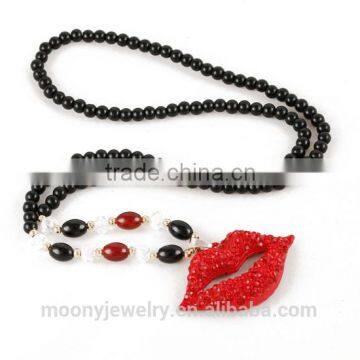 2015 Latest Design Black Beaded Necklace Lip Shape Pendant Can be Changed Female Necklace in Stock photo-2