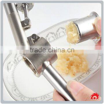 Household Manual Kitchen Tool Portbale Stainless Steel Garlic Press photo-2