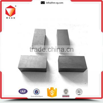 Durable low-cost graphite block and round for lining