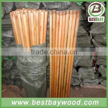 Varnish Painted Wooden Rake Handle Made in China photo-4