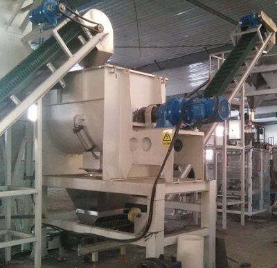 Water soluble fertilizer ingredient line