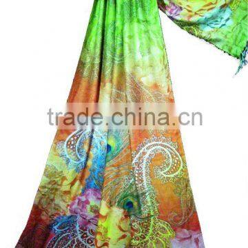 Viscose scarf with fine digital printing