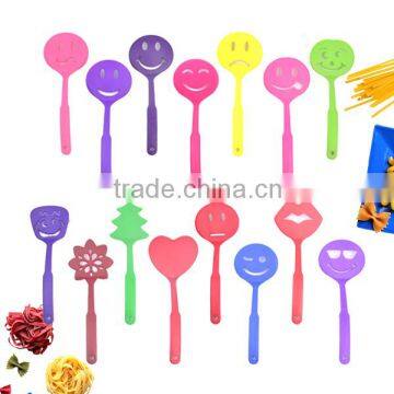 Different Colorful Cute Smile Face Shape Nylon Plastic Kitchen Utensil Sets