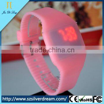 China vogue wholesale cheap custom beautiful silicone led watch