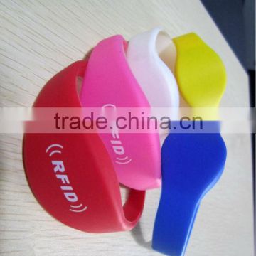 NFC LF125KHz RFID cheap printed silicone smart wristband