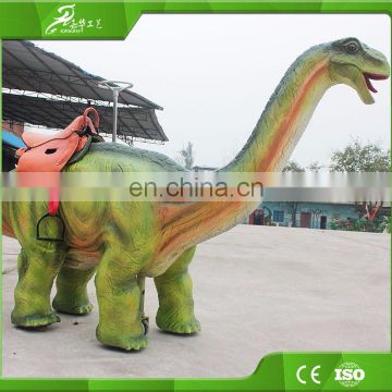 Funny game realistic roaring walking mechanical dinosaur ride